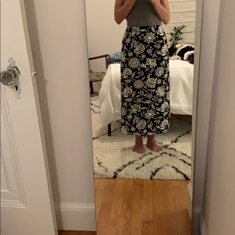 Talbots size 4 black skirt with white flowers